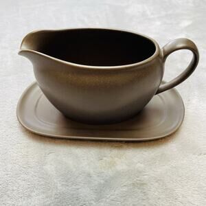 Noritake Colorwave Stoneware Gravy Sauce Boat Saucer Chocolate Modern Micro Oven